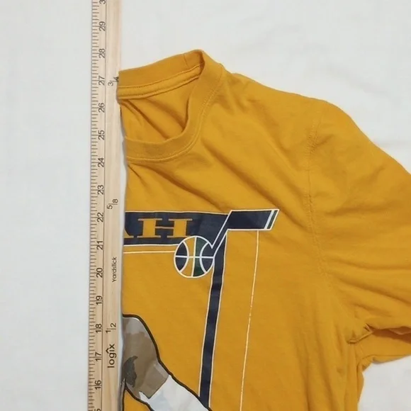 NBA Mens T-shirt Sz S Donovan Mitchell Utah Jazz Yellow Basketball Sports Sporty - Picture 6 of 6